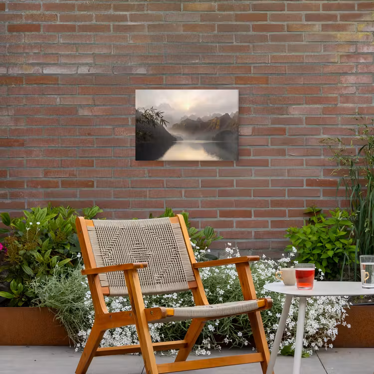 Bergen - Water - Mist - Natuur - Landschap Tuinposter op houten frame 2 cm dik klein -sfeer3