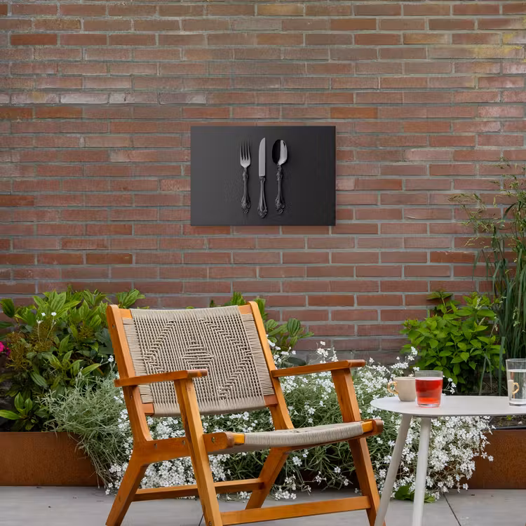 Bestek - Zwart Tuinposter op houten frame 2 cm dik klein -sfeer3