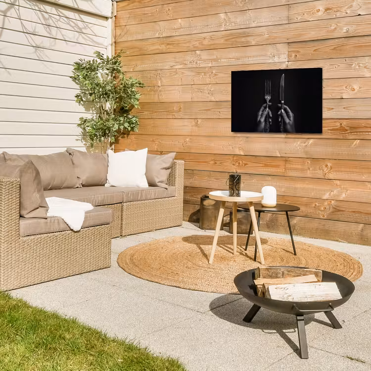 Bestek - Zwart - Wit Tuinposter op houten frame 2 cm dik klein -sfeer2