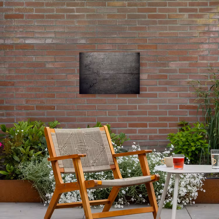 Beton - Grijs - donker Tuinposter op houten frame 2 cm dik klein -sfeer3