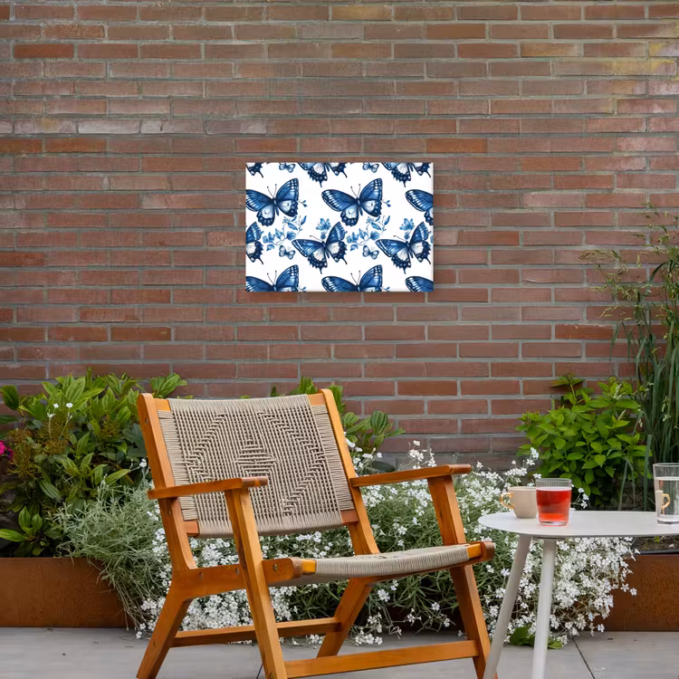 Blauw - Vlinders - Bloemen - Wit Tuinposter op houten frame 2 cm dik klein 845 -sfeer3