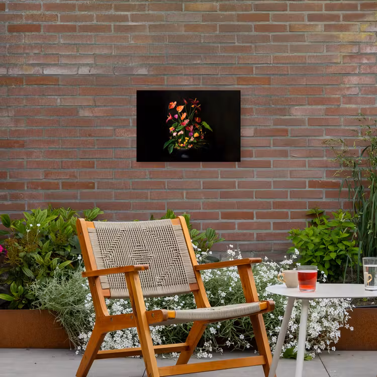 Bloemen - Vaas - Kleurrijk Tuinposter op houten frame 2 cm dik klein -sfeer3