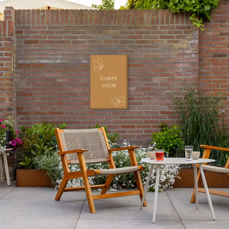 Carpe Diem met Vlinder Tuinposter op houten frame 2 cm dik klein -sfeer3