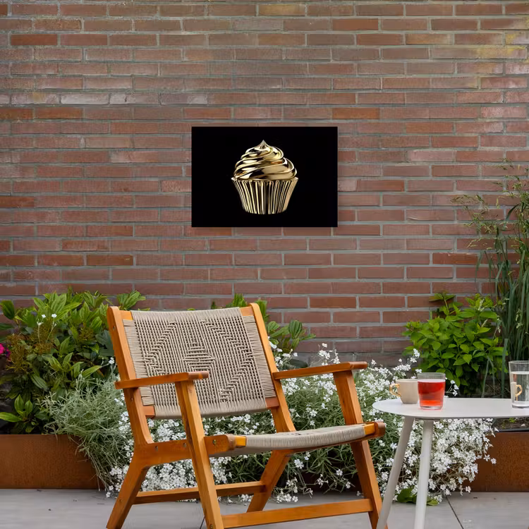 Cupcake - Eten - Goud - Zwart Tuinposter op houten frame 2 cm dik klein -sfeer3