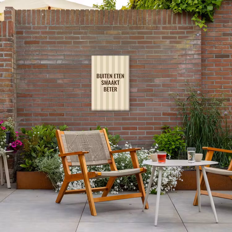 Buiten - Quote - Strepen - Zomer Tuinposter op houten frame 2 cm dik klein -sfeer3