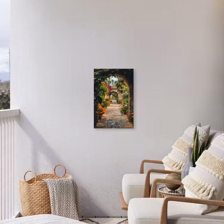 Doorkijk - Bloemen - Poort - Stenen Tuinposter op houten frame 2 cm dik klein -sfeer1