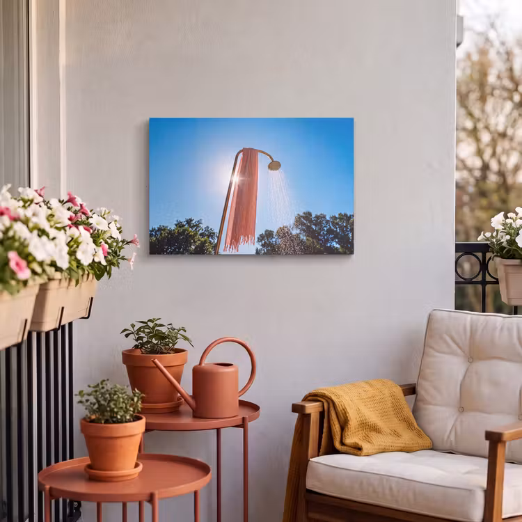 Douche - Water - Zomer - Blauw Tuinposter op houten frame 2 cm dik klein -sfeer1