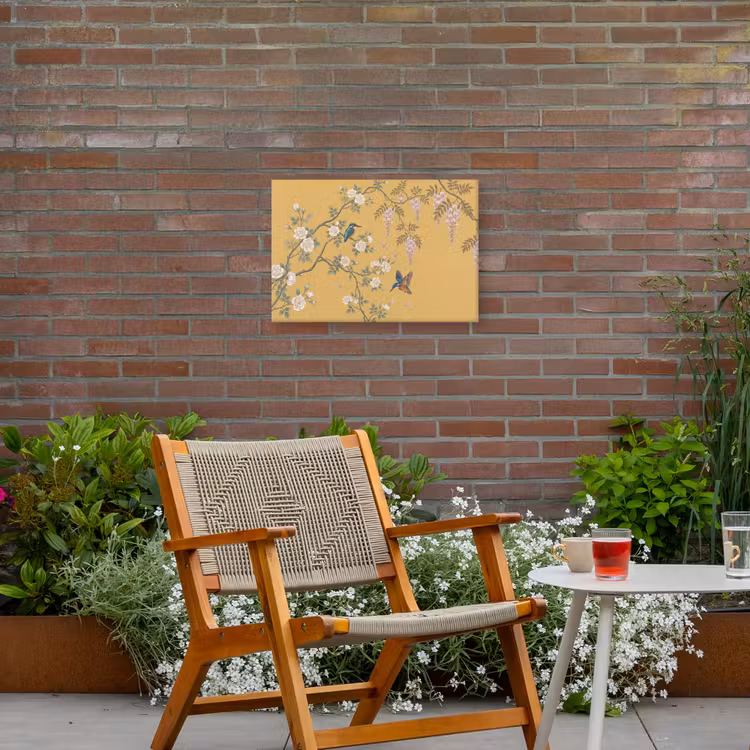 IJsvogels - Bloesem - Geel Tuinposter op houten frame 2 cm dik klein -sfeer3