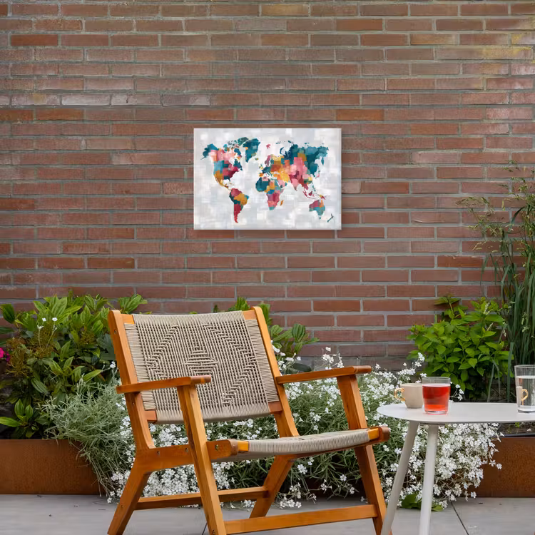 Kleurvakken - Wereldkaart - Texturen - Roze Tuinposter op houten frame 2 cm dik klein -sfeer3