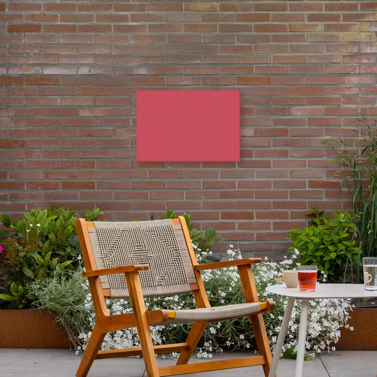 Bold - Berry - Rood Tuinposter op houten frame 2 cm dik klein 845 -sfeer3