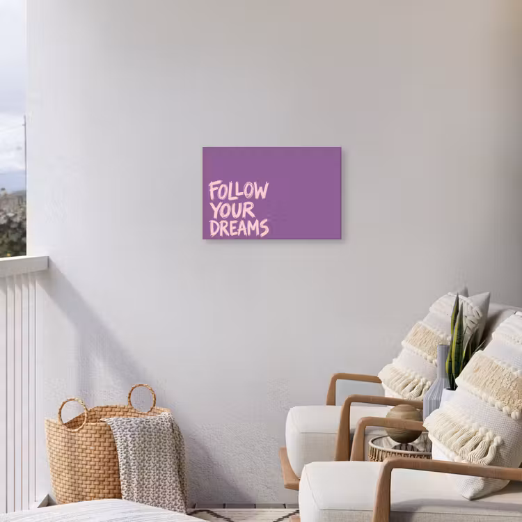 Follow your dreams - Paars - Penseeltextuur Tuinposter op houten frame 2 cm dik klein -sfeer1