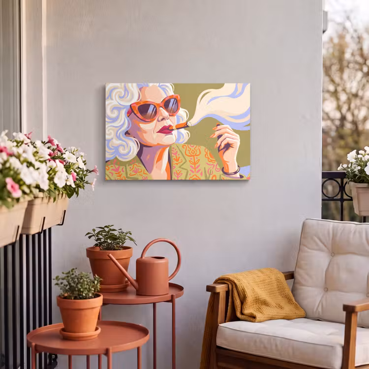 Vrouw - Zonnebril - Portret - Modern - Kleurrijk Tuinposter op houten frame 2 cm dik klein -sfeer1