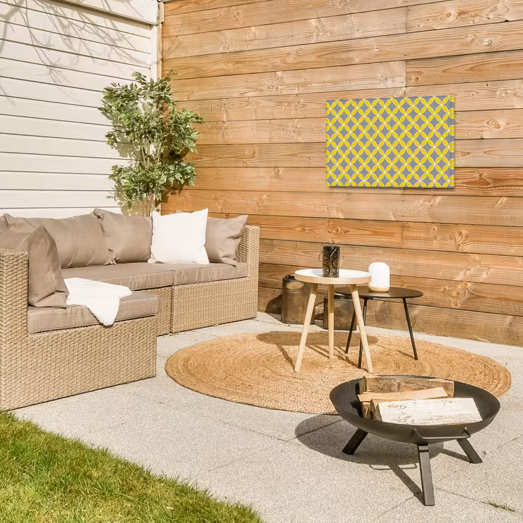 Geometrisch - Cirkels - Modern - Grijs - Geel Tuinposter op houten frame 2 cm dik klein 845 -sfeer2