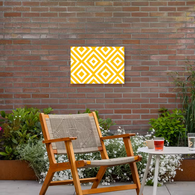 Geometrisch - Lijnen - Modern - Geel - Wit Tuinposter op houten frame 2 cm dik klein 845 -sfeer3