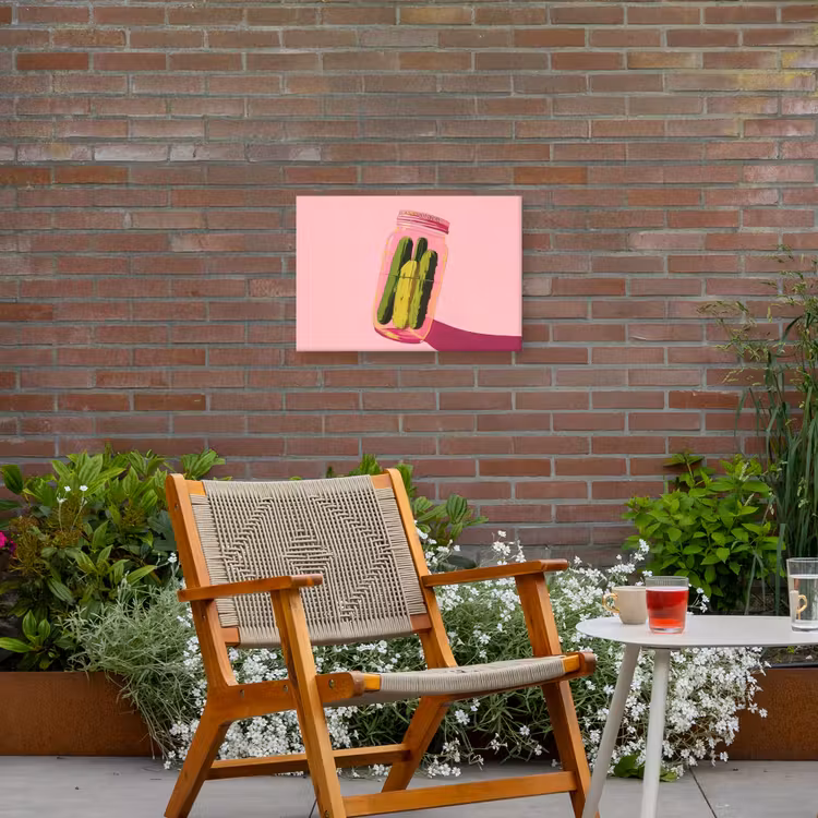 Augurken - Pot - Schaduw - Roze Tuinposter op houten frame 2 cm dik klein -sfeer3