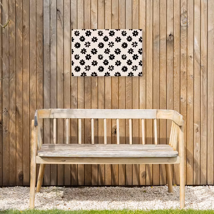 Grafisch - Madeliefjes - Zwart - Beige Tuinposter op houten frame 2 cm dik klein 845 -sfeer4