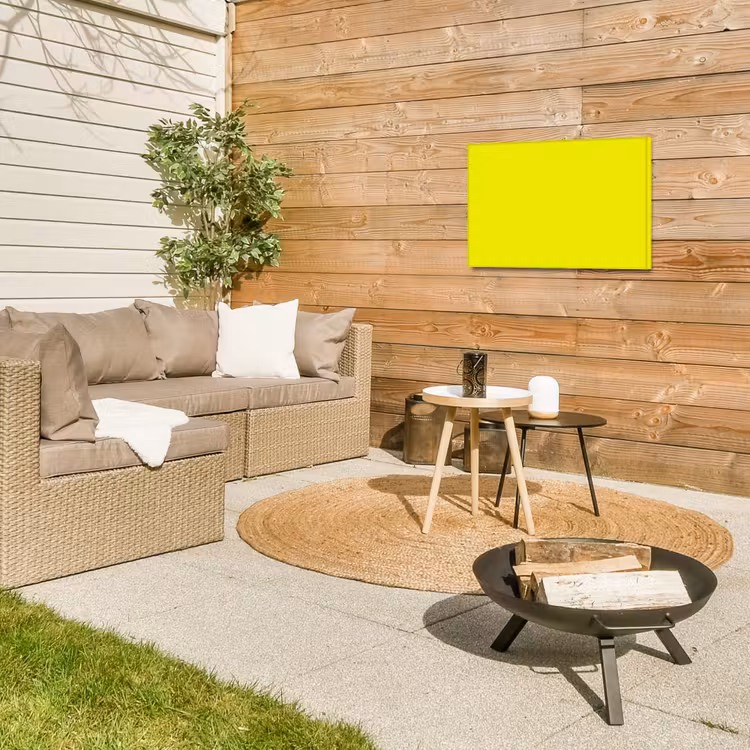 Bright - Canary - Geel Tuinposter op houten frame 2 cm dik klein 845 -sfeer2