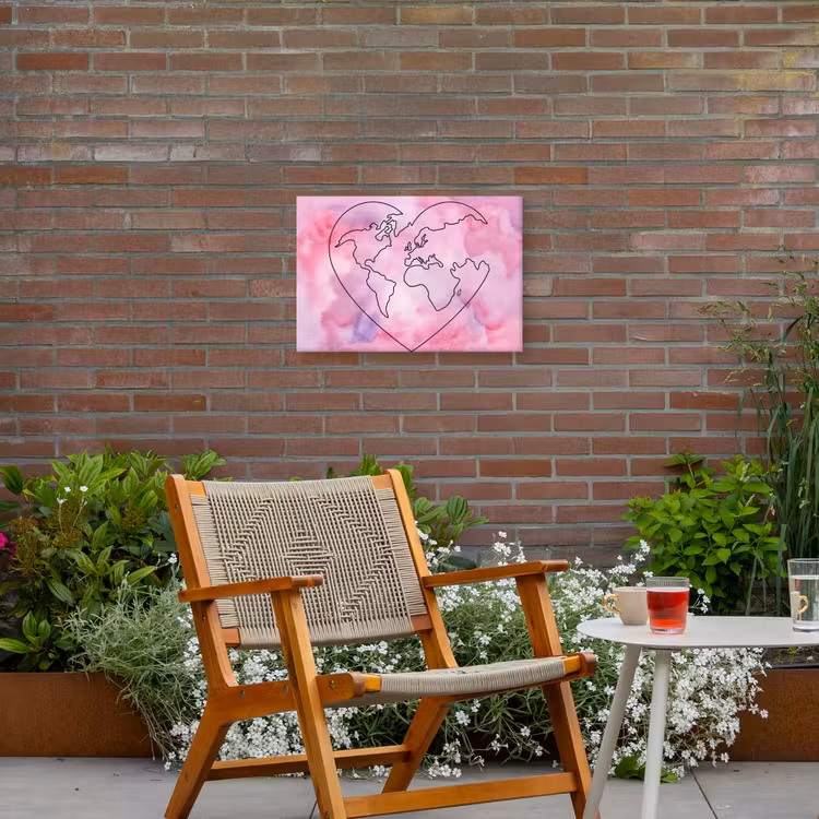 Hart - Roze - Wereldkaart Tuinposter op houten frame 2 cm dik klein -sfeer3