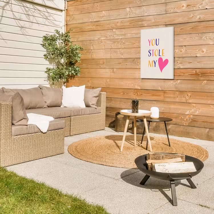Hart - Valentijn - Tekst Tuinposter op houten frame 2 cm dik klein -sfeer2