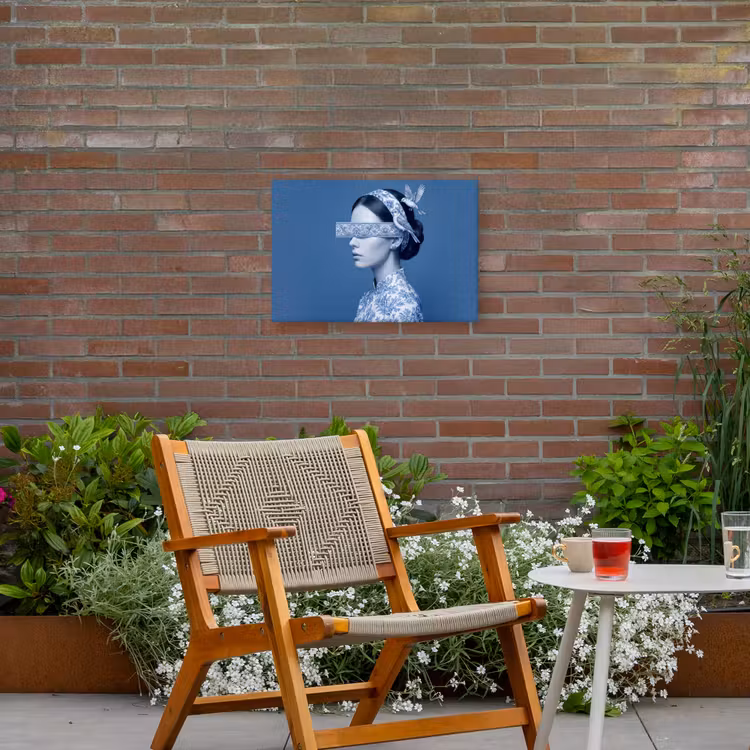 Portret - Klassiek - Wit - Blauw Tuinposter op houten frame 2 cm dik klein -sfeer3