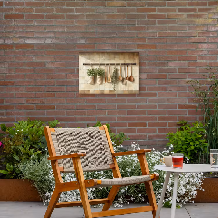 Hout - Keukengerei - Stilleven - Tegels Tuinposter op houten frame 2 cm dik klein -sfeer3