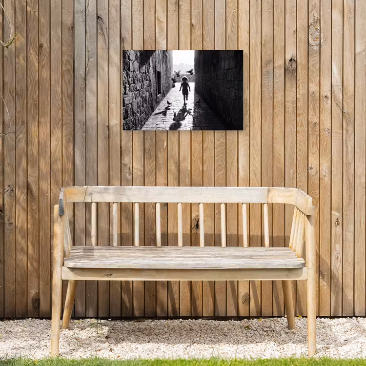 Kind - Vogel - Straat - Zwart-wit - Spelen Tuinposter op houten frame 2 cm dik klein -sfeer4