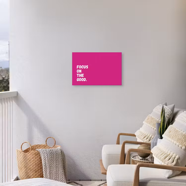 Focus on the good - Roze - Simple Tuinposter op houten frame 2 cm dik klein -sfeer1