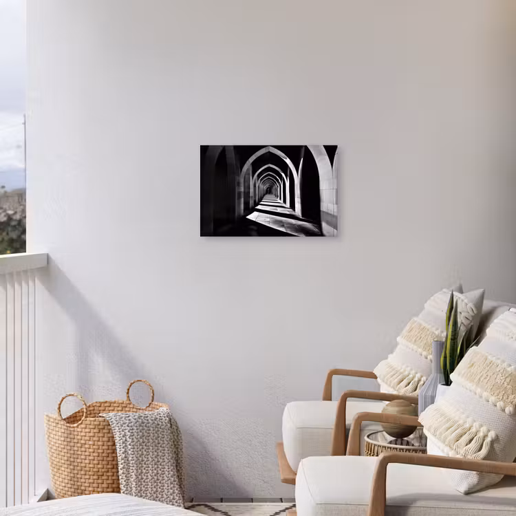 Gang - Bogen - Schaduw - Diepte Tuinposter op houten frame 2 cm dik klein -sfeer1