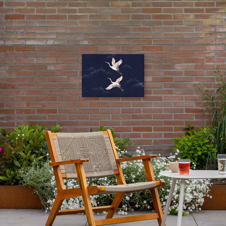 Kraanvogels - Nachthemel - Blauw Tuinposter op houten frame 2 cm dik klein -sfeer3