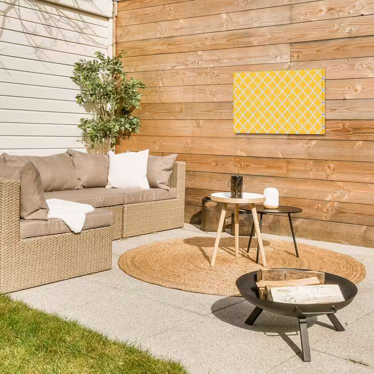 Lantaarn - Arabesk - Elegant - Geel Tuinposter op houten frame 2 cm dik klein 845 -sfeer2