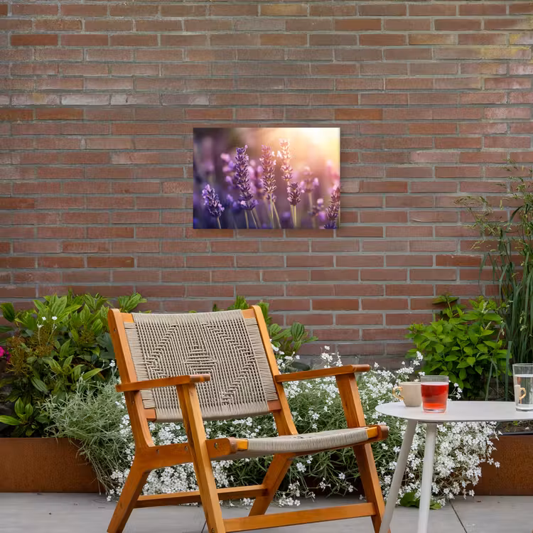 Lavendelbloemen - Paars - Zonlicht Tuinposter op houten frame 2 cm dik klein -sfeer3