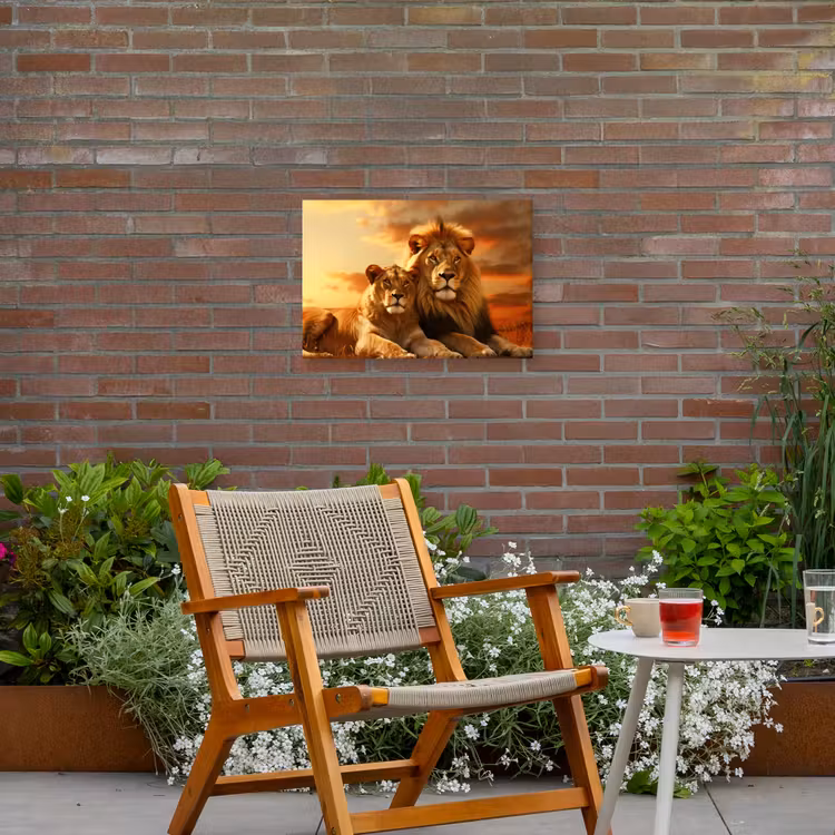 Leeuwenpaar bij zonsondergang Tuinposter op houten frame 2 cm dik klein -sfeer3