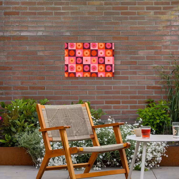 Madeliefjes - Dambord - Retro - Roze - Oranje Tuinposter op houten frame 2 cm dik klein 845 -sfeer3