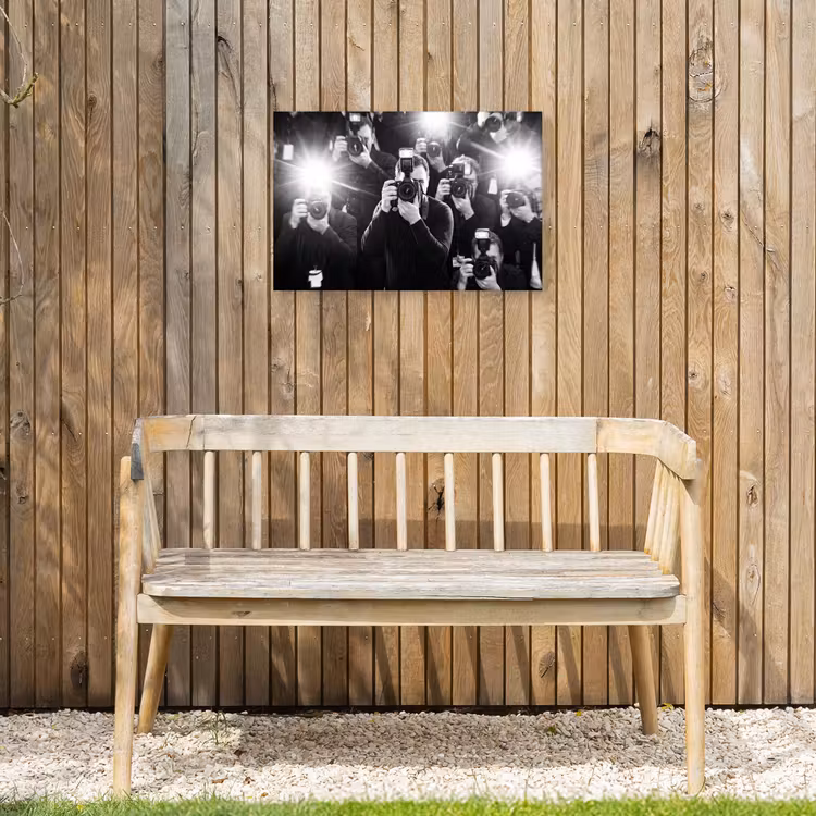 Mensen - Camera - Flitslicht - Zwart-wit - Media Tuinposter op houten frame 2 cm dik klein -sfeer4