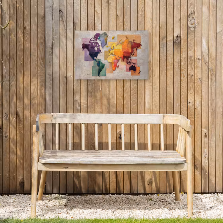 Modern - Wereldkaart - Kleurvakken Tuinposter op houten frame 2 cm dik klein -sfeer4