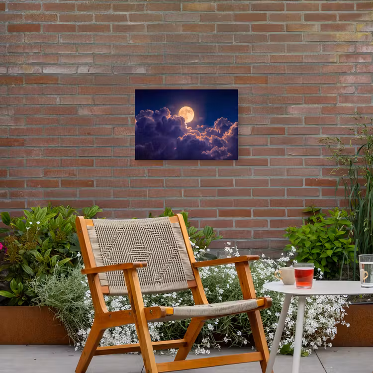 Maan - Wolken - Nacht - Oranje Tuinposter op houten frame 2 cm dik klein -sfeer3