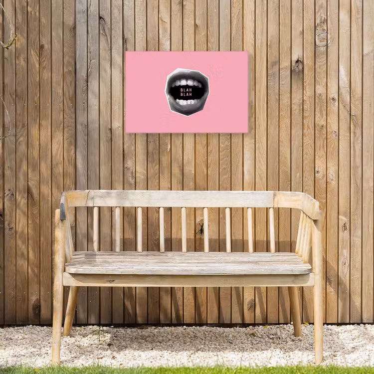 Mond - BLAH BLAH - Roze Tuinposter op houten frame 2 cm dik klein -sfeer4