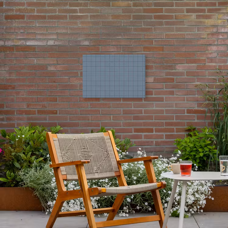 Patroon - Tegel - Blauwgrijs Tuinposter op houten frame 2 cm dik klein 845 -sfeer3