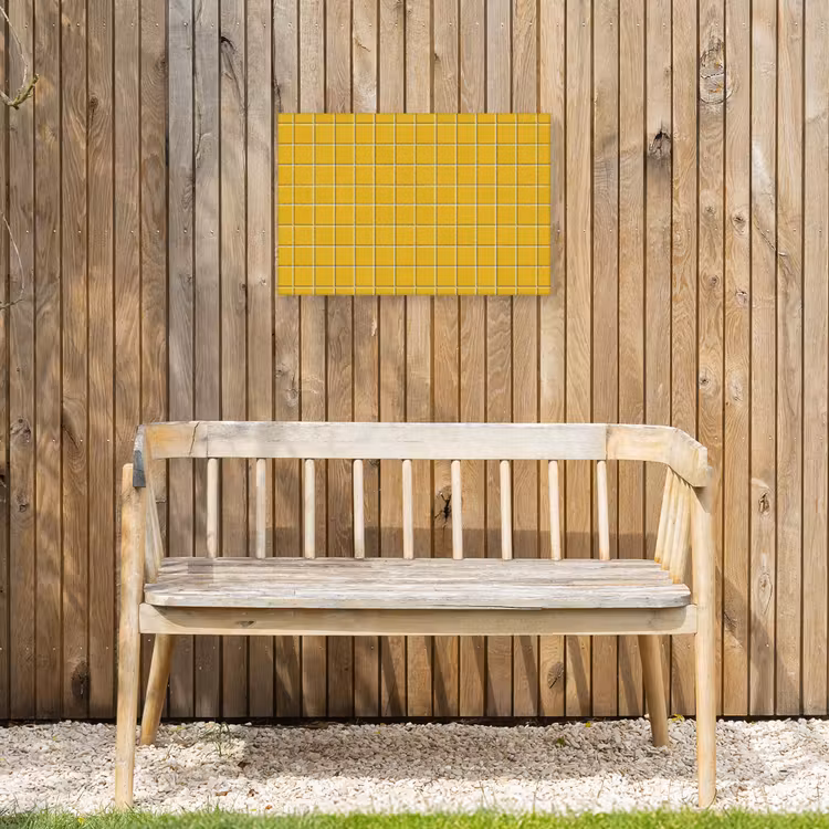 Patroon - Tegel - Okergeel Tuinposter op houten frame 2 cm dik klein 845 -sfeer4
