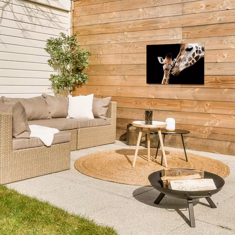 Moederlijke tederheid bij giraffen Tuinposter op houten frame 2 cm dik klein -sfeer2