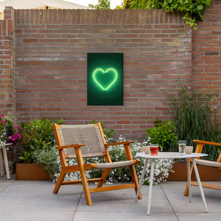 Neon - Groen - Licht Tuinposter op houten frame 2 cm dik klein -sfeer3