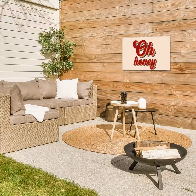 Oh honey - Rood - Schaduw Tuinposter op houten frame 2 cm dik klein -sfeer2