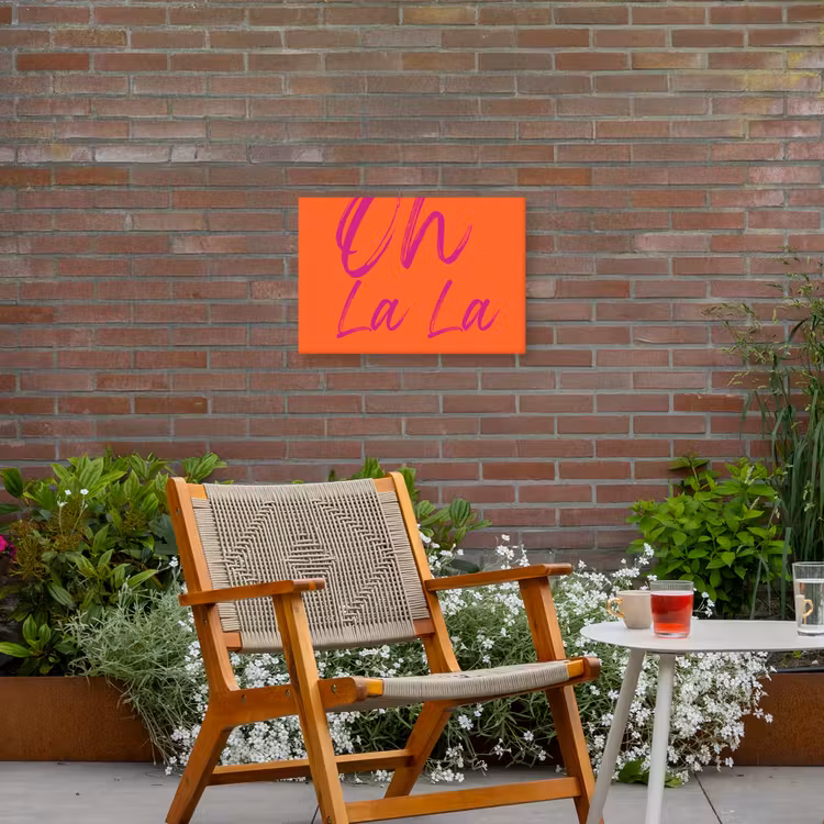 Oh la la - Oranje - Roze - Grafisch Tuinposter op houten frame 2 cm dik klein -sfeer3