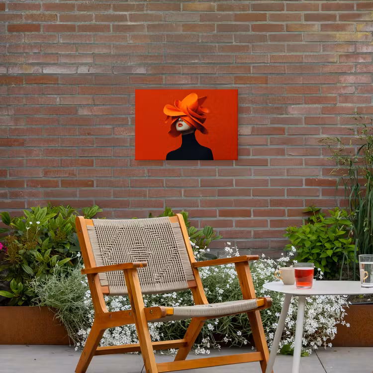 Oranje - Hoed - Vrouw Tuinposter op houten frame 2 cm dik klein -sfeer3