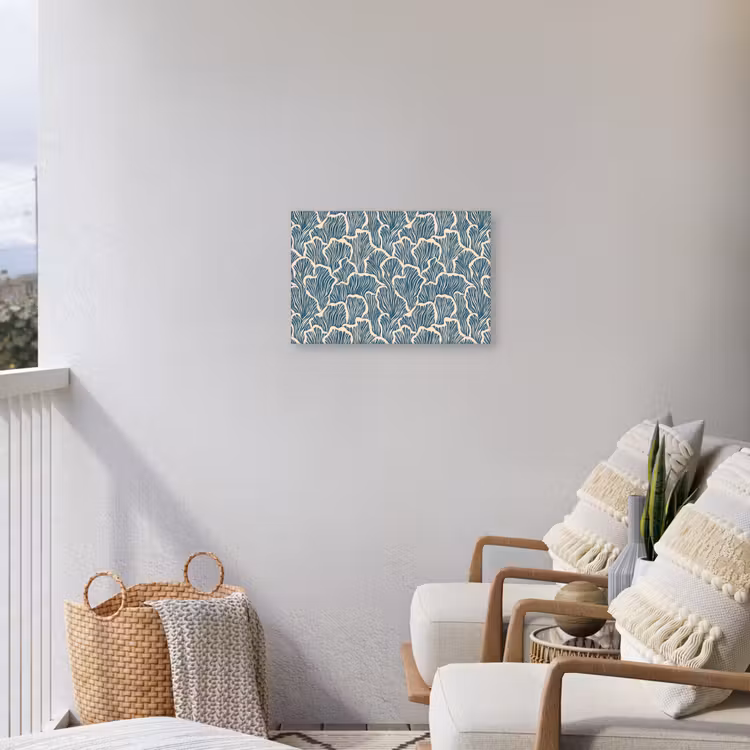 Organisch - Blauw - Crème - Schelpen Tuinposter op houten frame 2 cm dik klein 845 -sfeer1