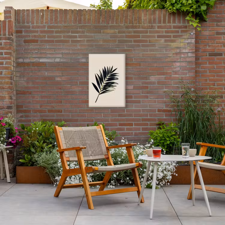 Palmblad - Subtiel - Groen - beige Tuinposter op houten frame 2 cm dik klein -sfeer3