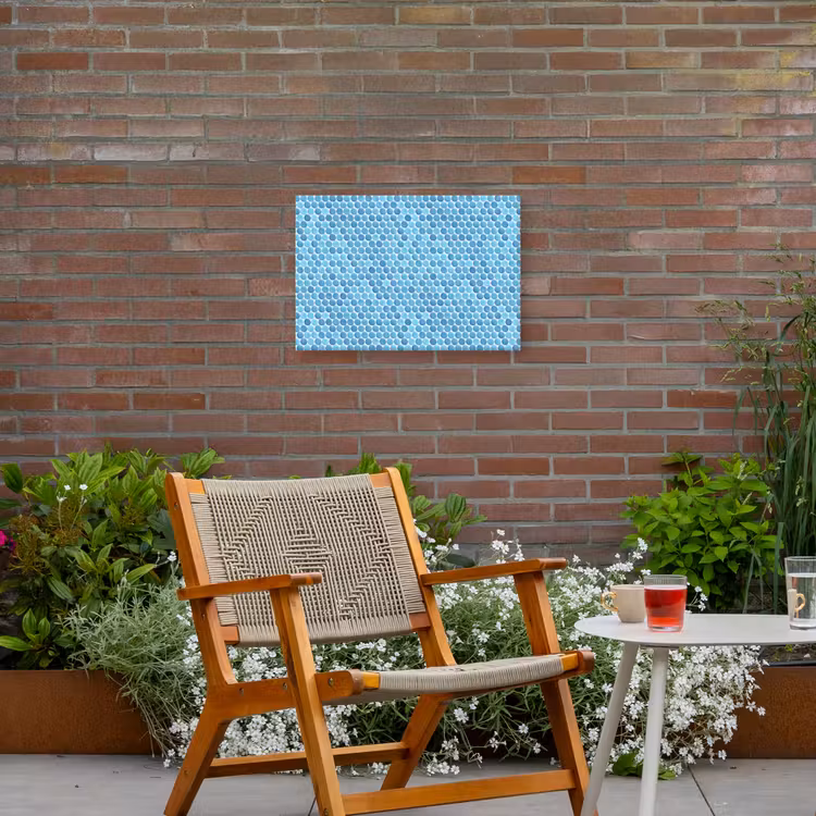 Penny - Mozaïek - Lichtblauw Tuinposter op houten frame 2 cm dik klein 845 -sfeer3