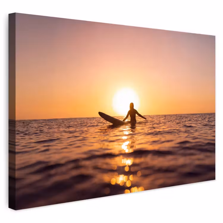 Persoon - Surfen - Zonsondergang - Zee - Oranje Tuinposter op houten frame 2 cm dik klein -3d