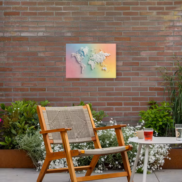 Regenboogkleuren - Wereldkaart - Zacht - Continenten Tuinposter op houten frame 2 cm dik klein -sfeer3