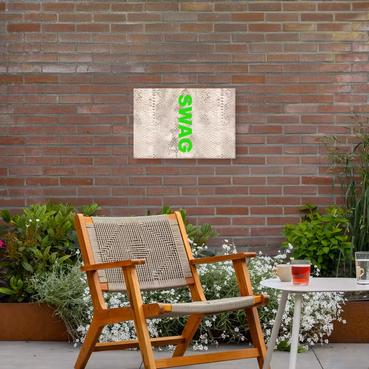 Slangenprint - SWAG - Neon - Groen Tuinposter op houten frame 2 cm dik klein -sfeer3